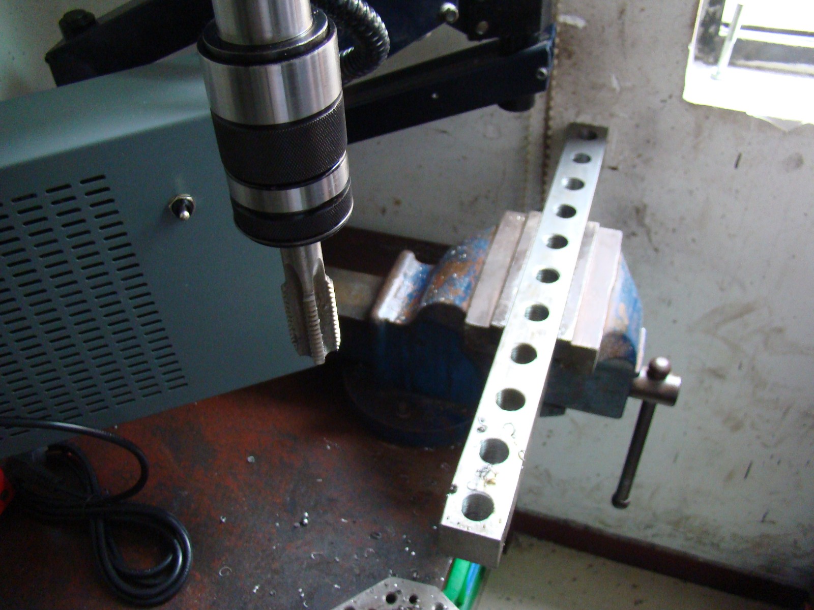 LFD904-24   (臂長1.2米)